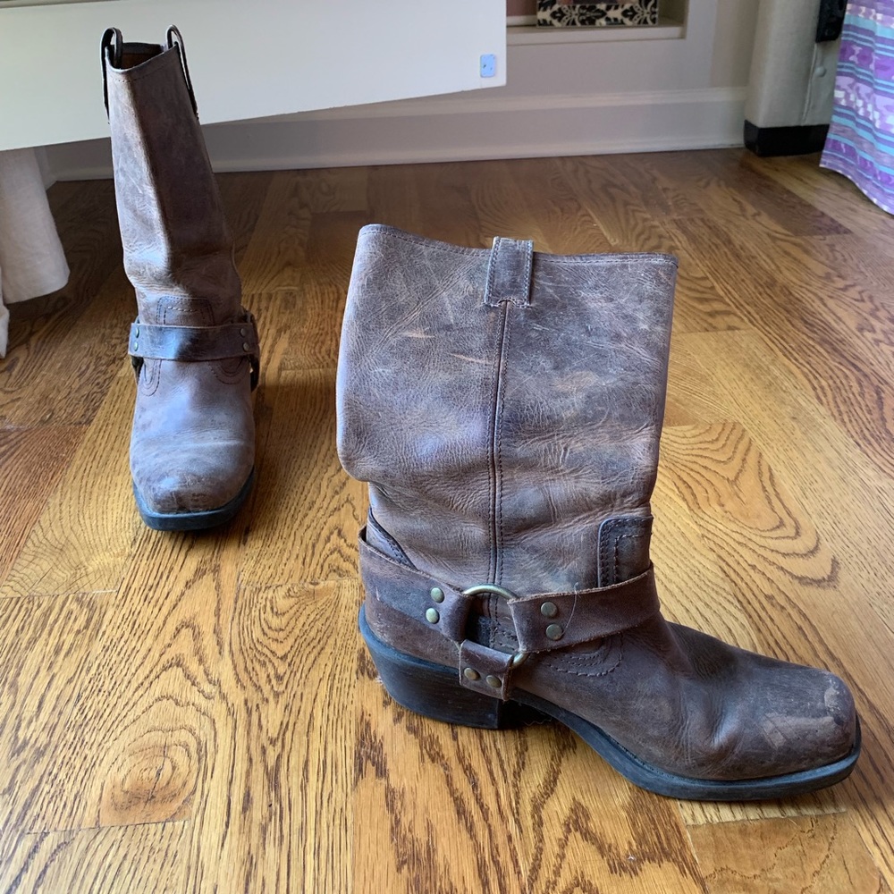 Brown boots sz 9.5
